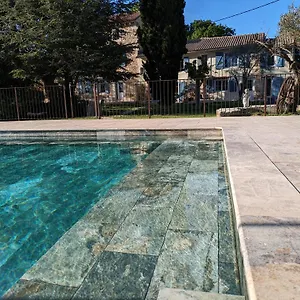 https://mas-de-la-roule-4-studios-piscine-spa-parc-2-hectares.aixenprovencehotels.org