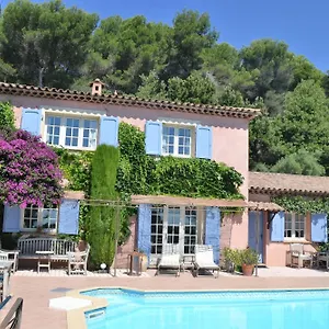 https://le-mas-des-cigales-tourette-sur-loup.fr-provencehotel.com