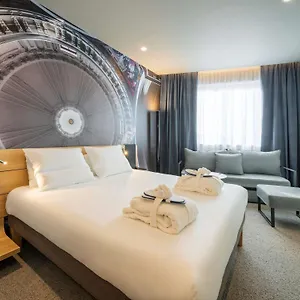Отель Novotel 20 Belleville